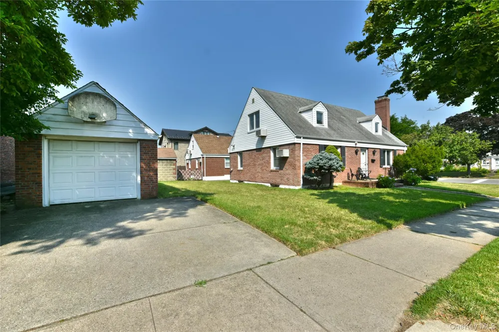 18418 69th Avenue Fresh Meadows, NY 11365