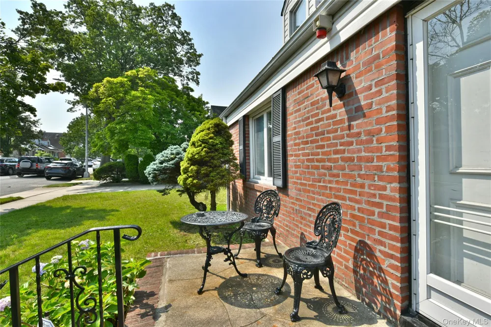 18418 69th Avenue Fresh Meadows, NY 11365