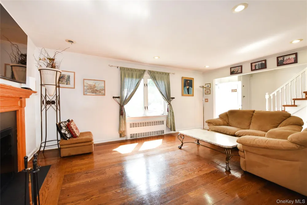 18418 69th Avenue Fresh Meadows, NY 11365