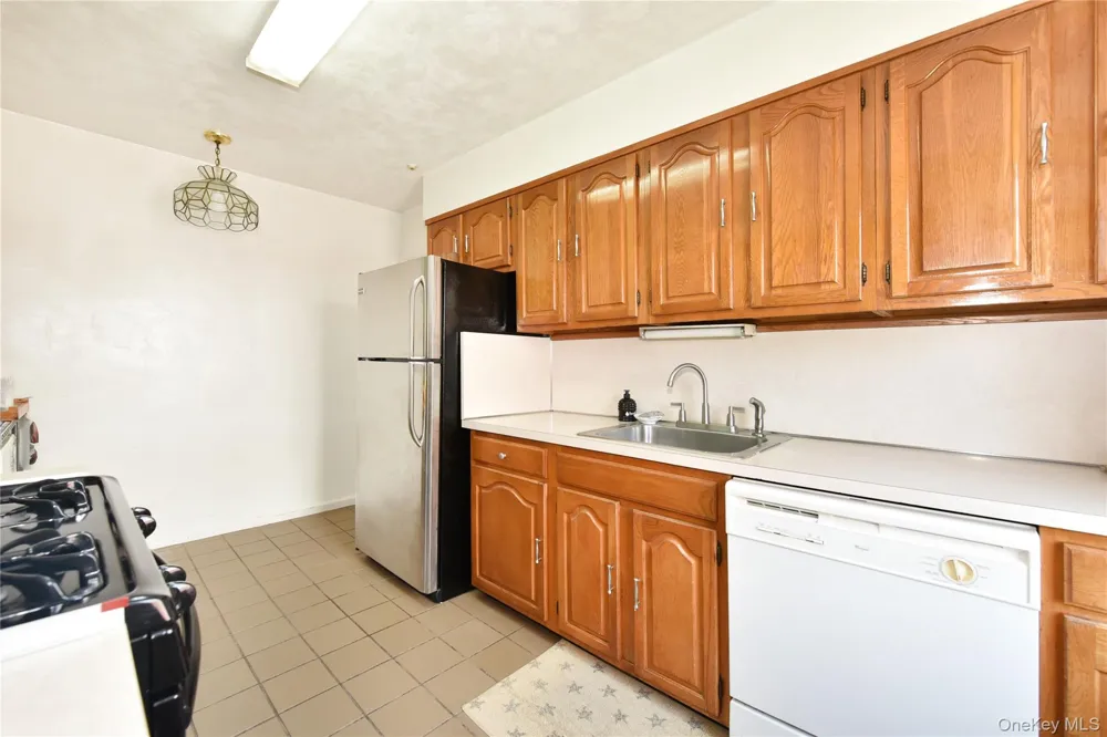 18418 69th Avenue Fresh Meadows, NY 11365