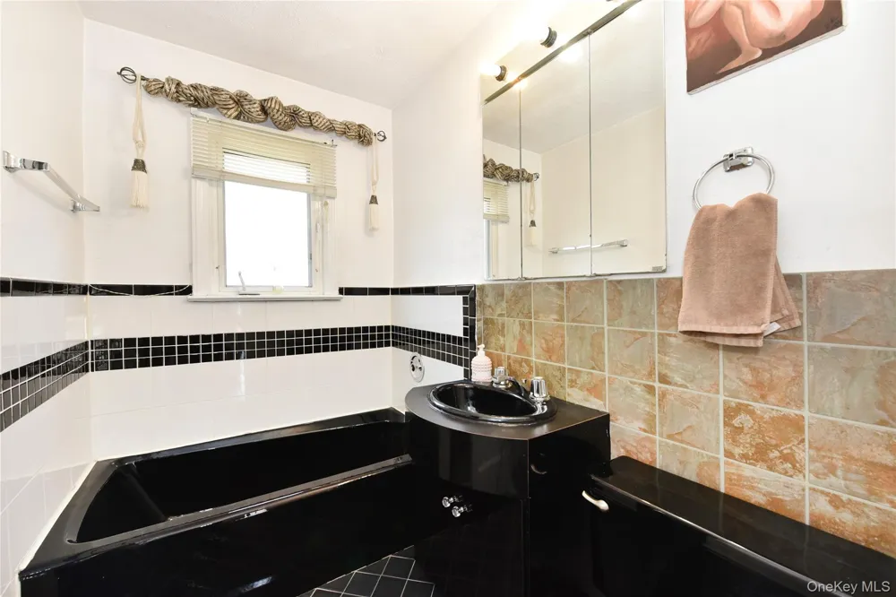 18418 69th Avenue Fresh Meadows, NY 11365