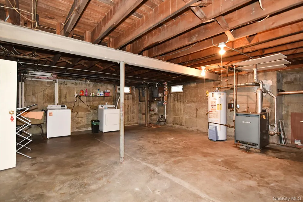 18418 69th Avenue Fresh Meadows, NY 11365