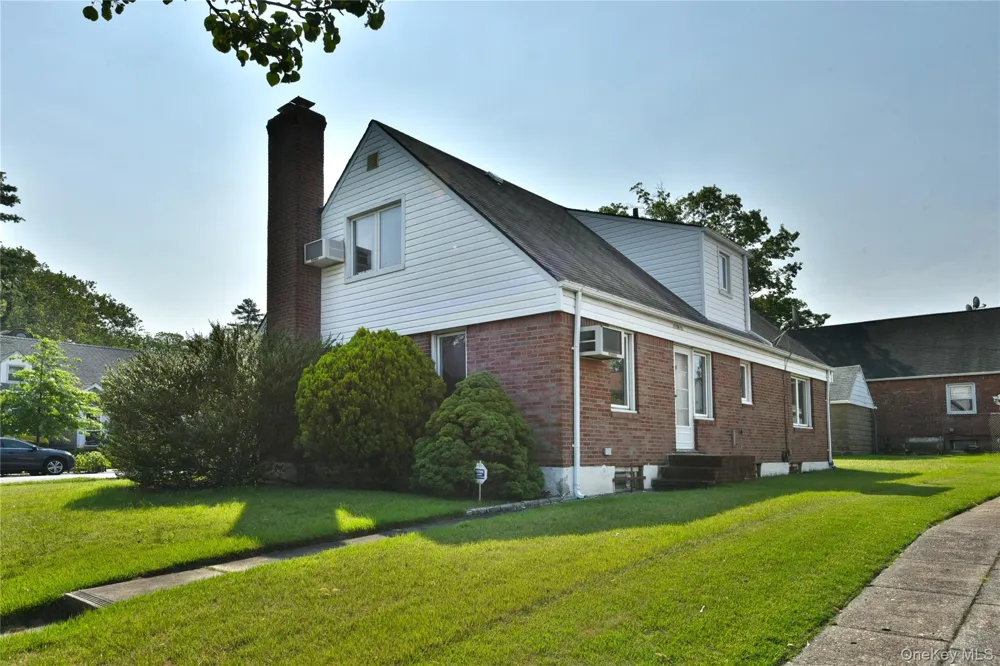 18418 69th Avenue Fresh Meadows, NY 11365