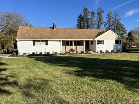 6 Oakridge Drive