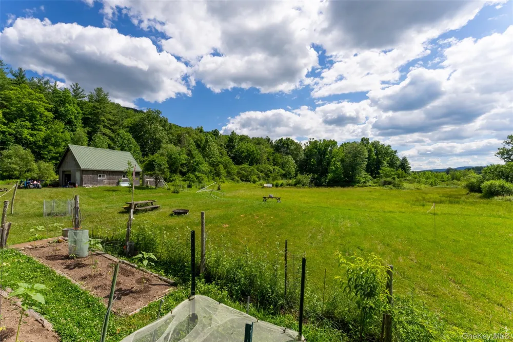 80 Hang Glider Road Ellenville, NY 12428