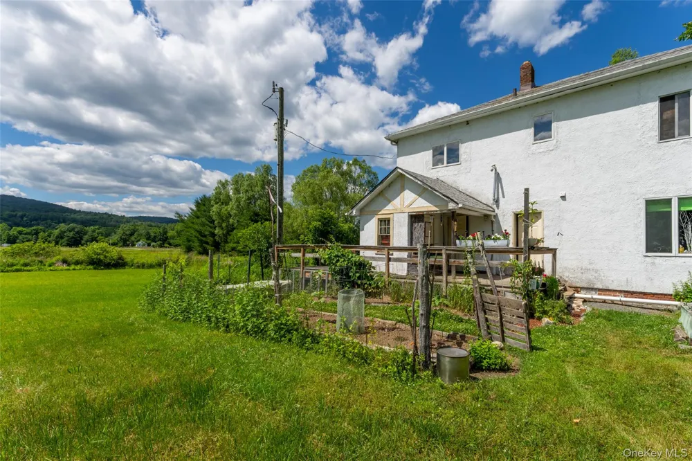 80 Hang Glider Road Ellenville, NY 12428