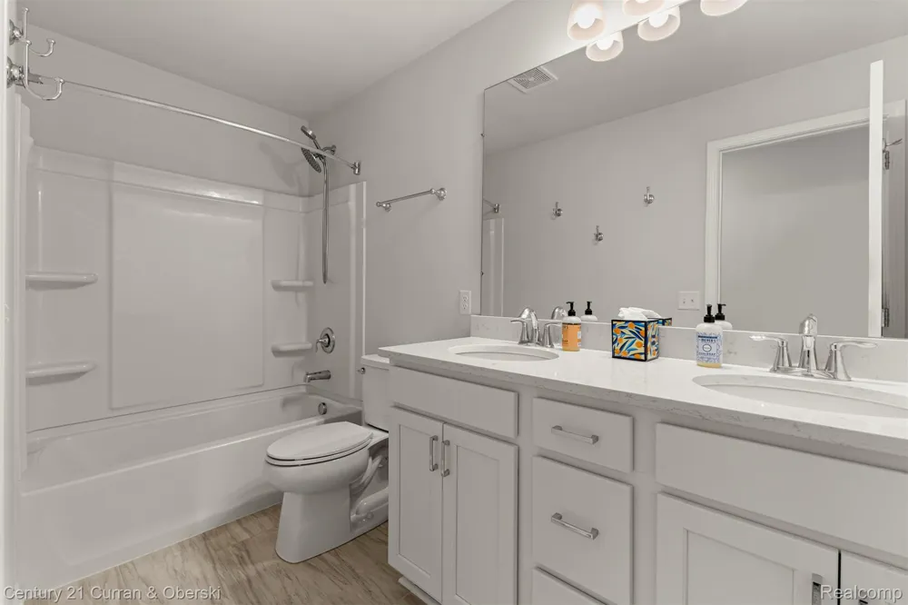 2717 Salt Springs Drive Saline Township, MI 48176