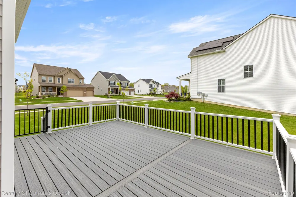 2717 Salt Springs Drive Saline Township, MI 48176