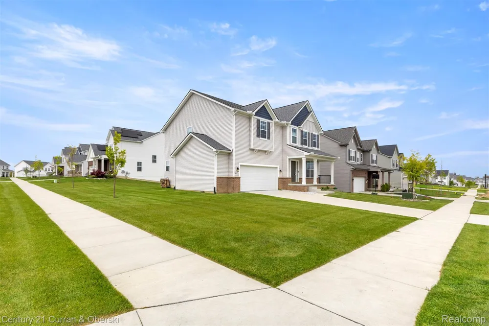2717 Salt Springs Drive Saline Township, MI 48176