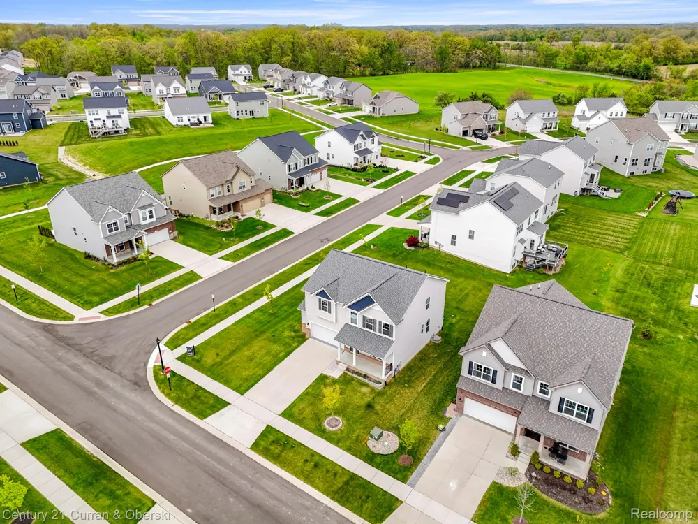 2717 Salt Springs Drive Saline Township, MI 48176