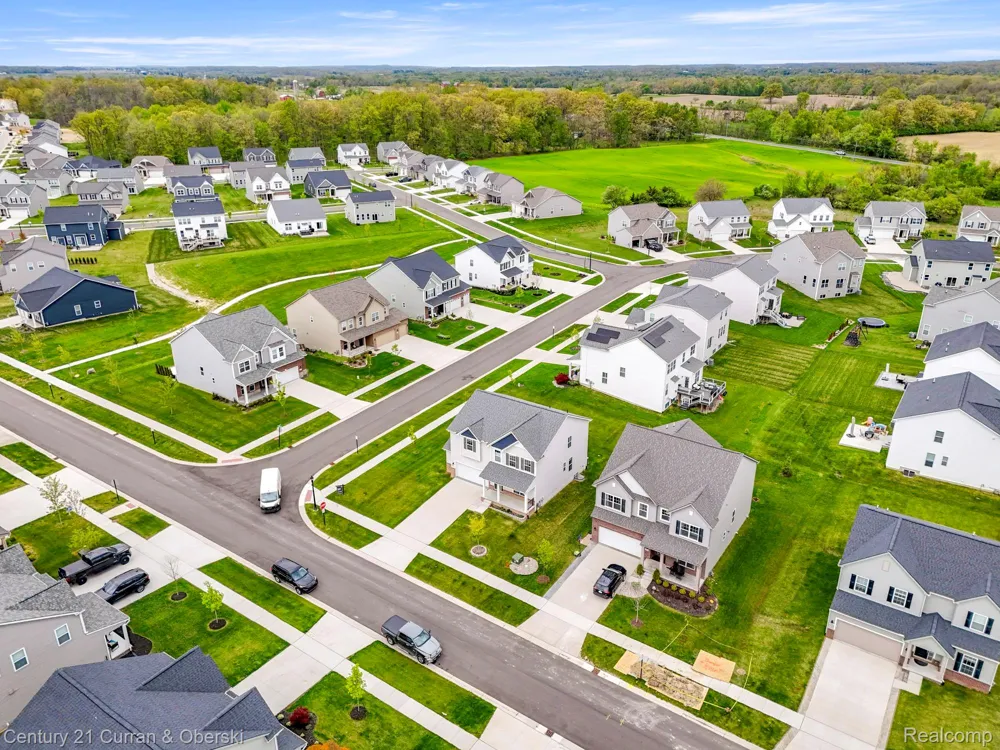 2717 Salt Springs Drive Saline Township, MI 48176