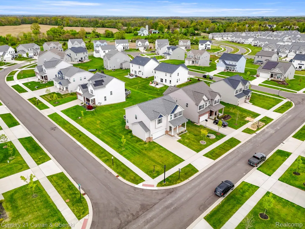 2717 Salt Springs Drive Saline Township, MI 48176