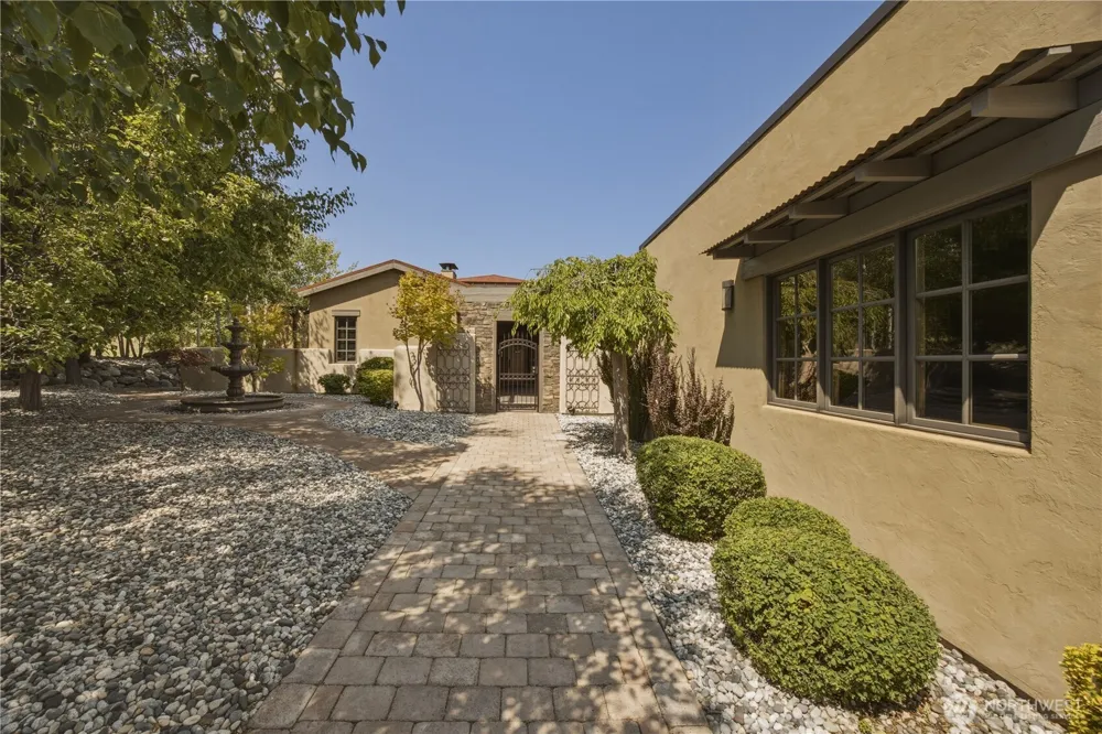 310 Paintbrush Road Chelan, WA 98816