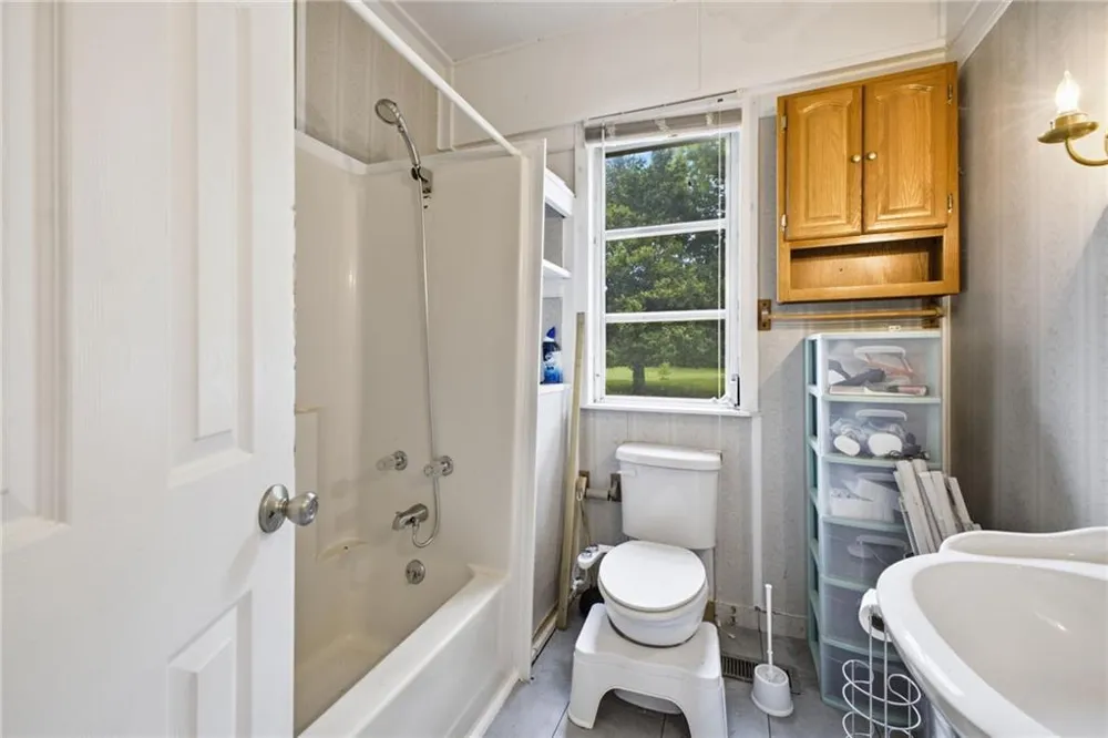 4 Craven St SW Armuchee, GA 30124