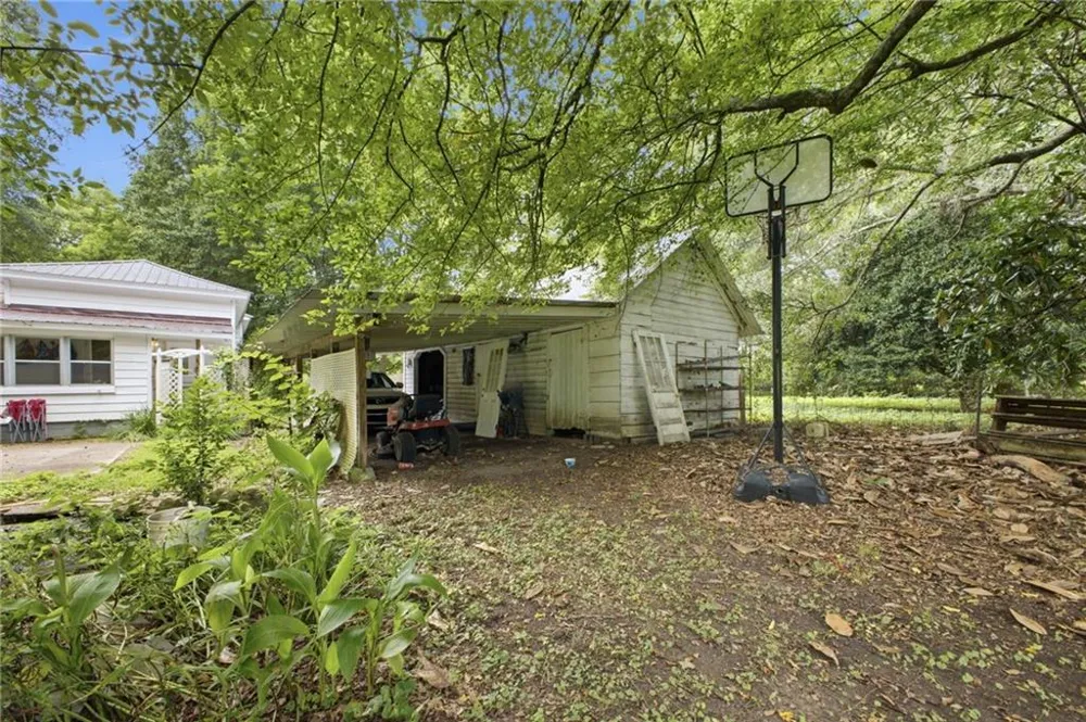 4 Craven St SW Armuchee, GA 30124