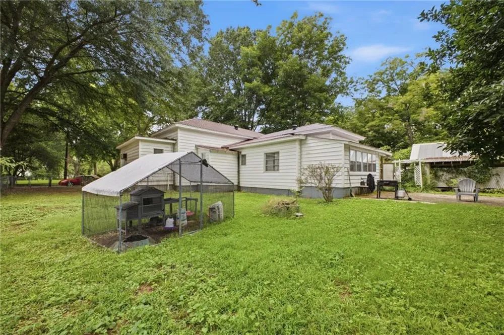 4 Craven St SW Armuchee, GA 30124