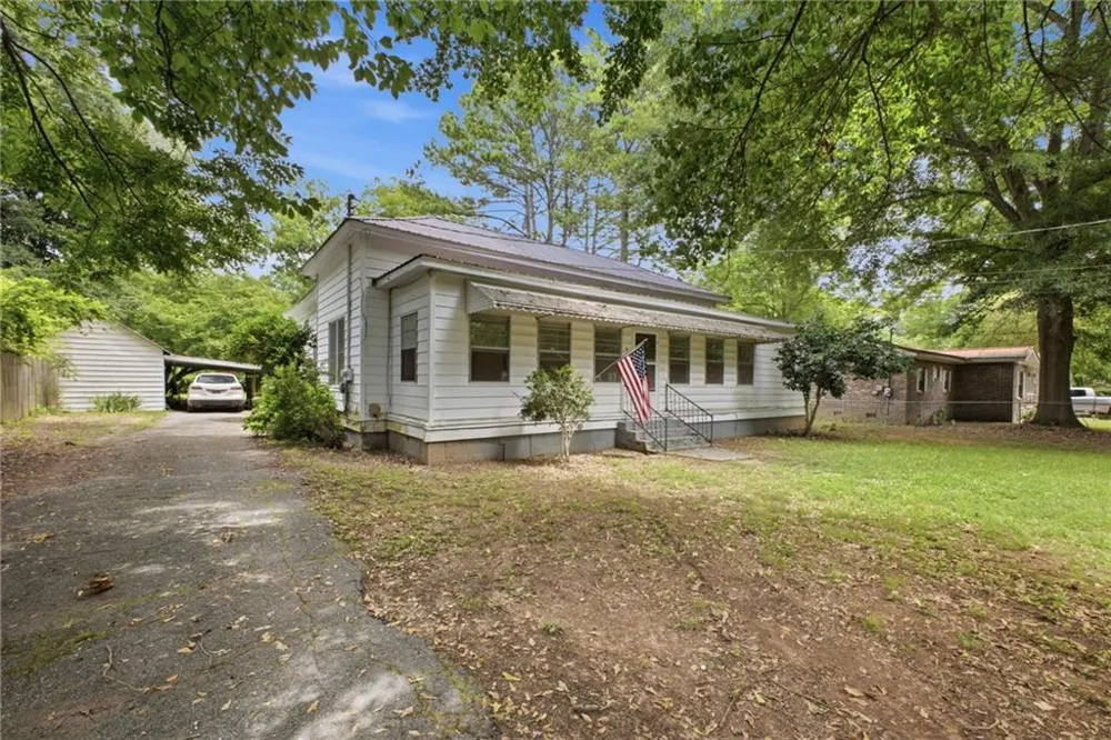 4 Craven St SW Armuchee, GA 30124