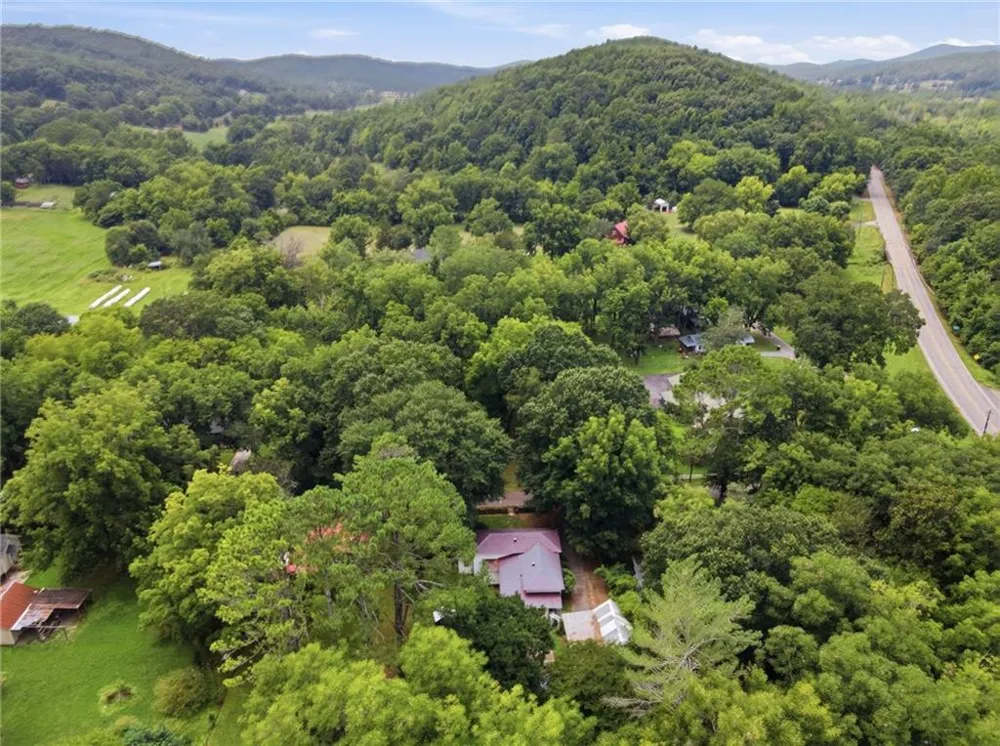 4 Craven St SW Armuchee, GA 30124