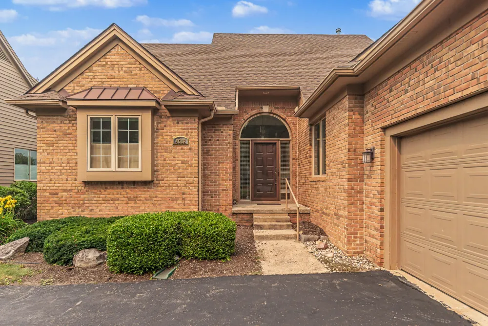 4682 Sawgrass Drive E Ann Arbor, MI 48108