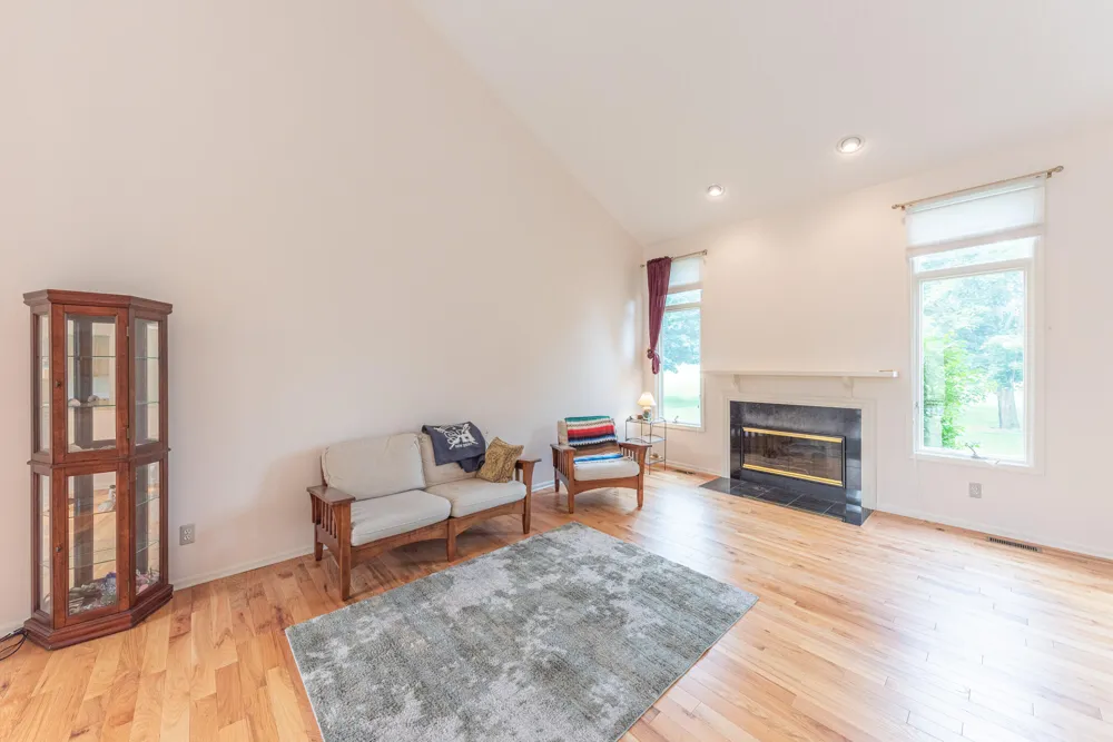 4682 Sawgrass Drive E Ann Arbor, MI 48108