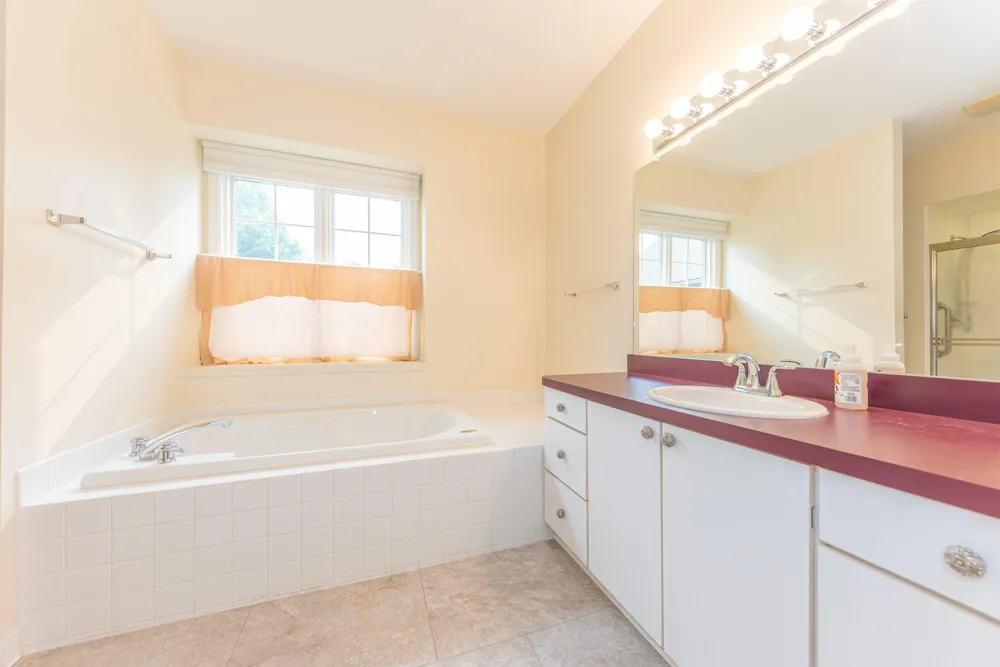 4682 Sawgrass Drive E Ann Arbor, MI 48108
