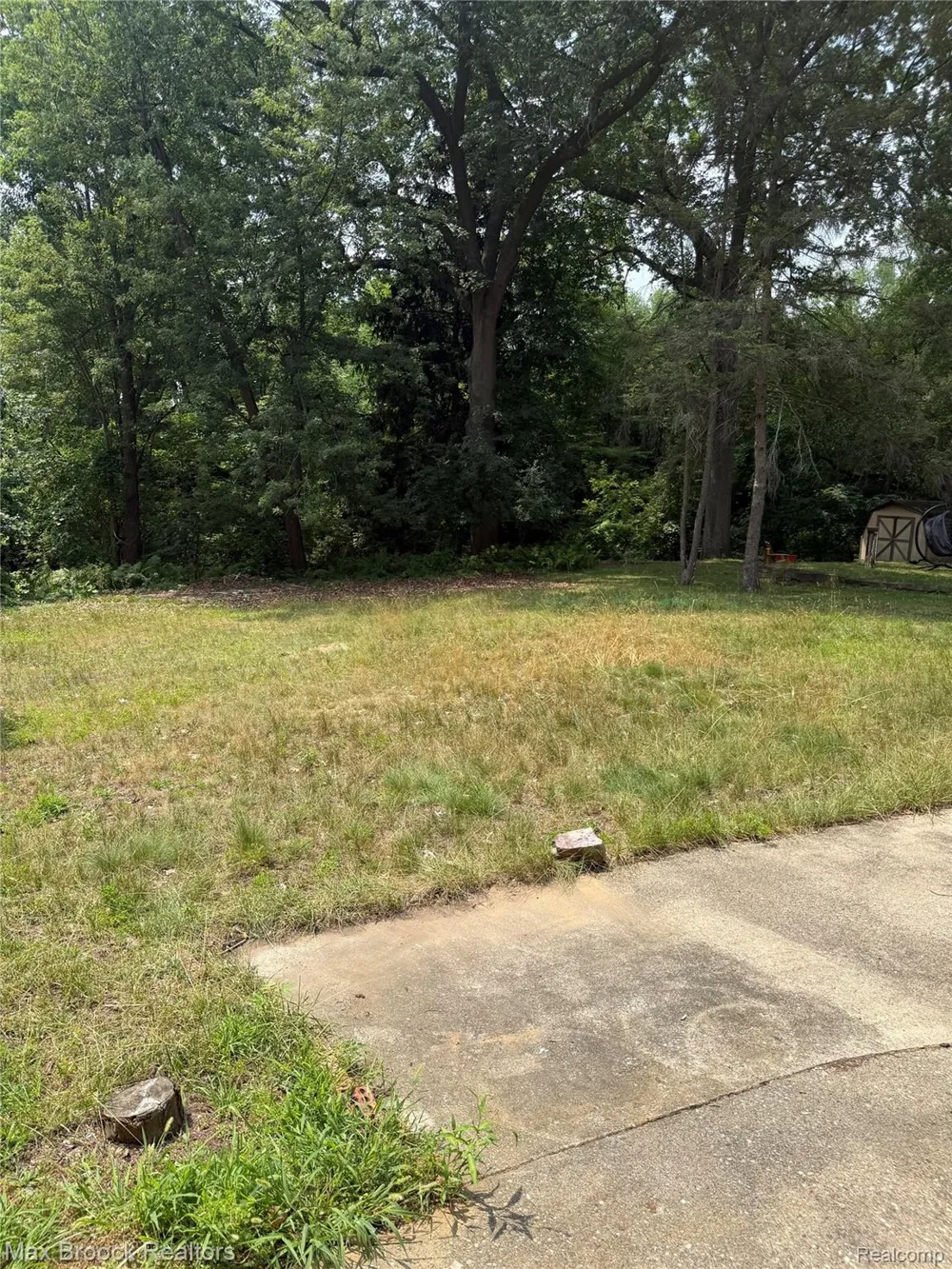 21613 Wallace Drive Southfield City, MI 48075