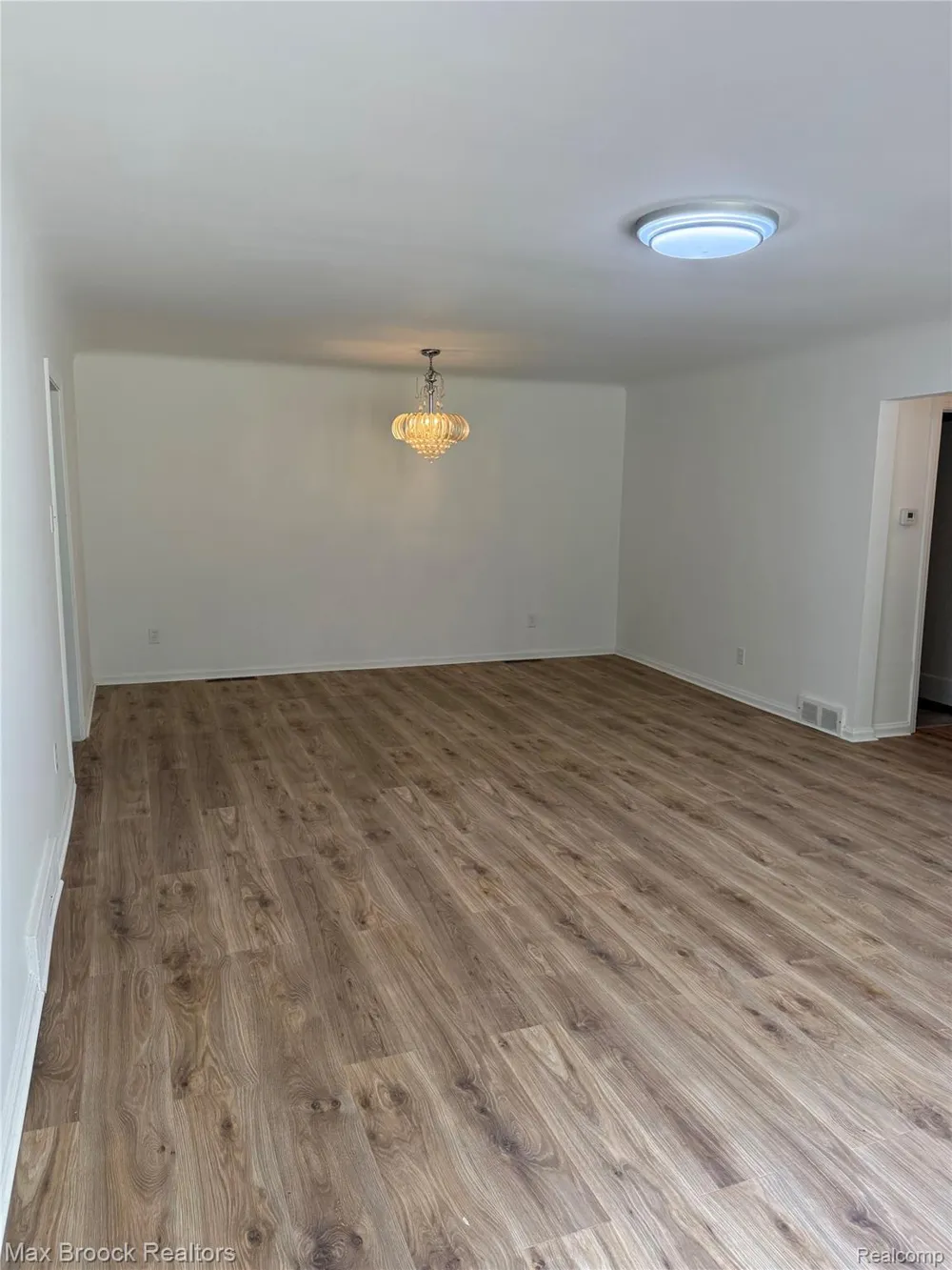 21613 Wallace Drive Southfield City, MI 48075