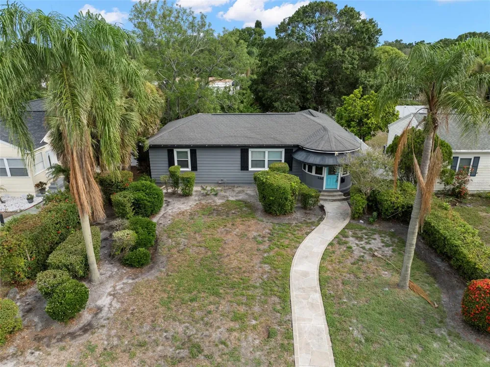 446 37TH AVENUE NE St Petersburg, FL 33704