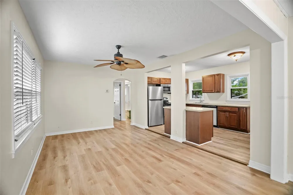 446 37TH AVENUE NE St Petersburg, FL 33704