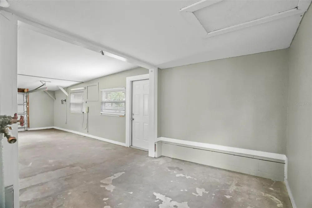 446 37TH AVENUE NE St Petersburg, FL 33704