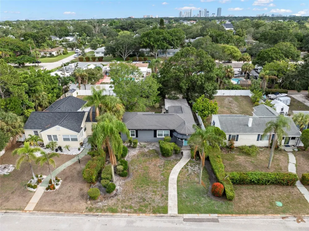 446 37TH AVENUE NE St Petersburg, FL 33704
