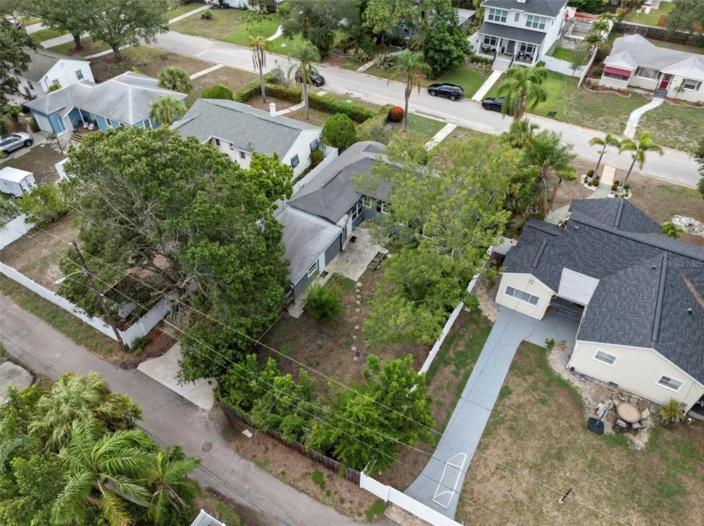 446 37TH AVENUE NE St Petersburg, FL 33704