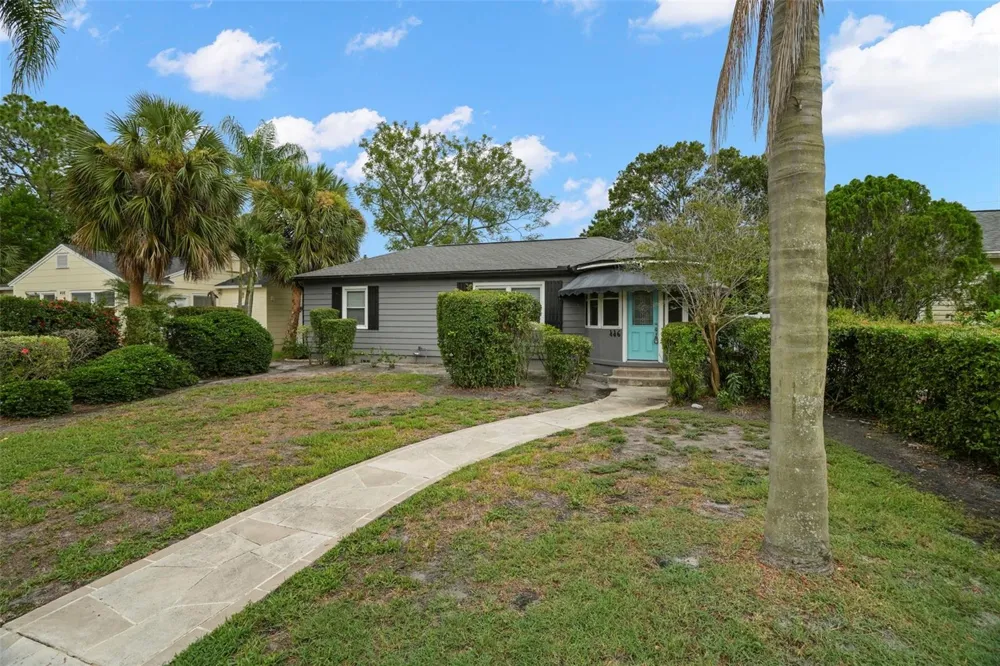 446 37TH AVENUE NE St Petersburg, FL 33704