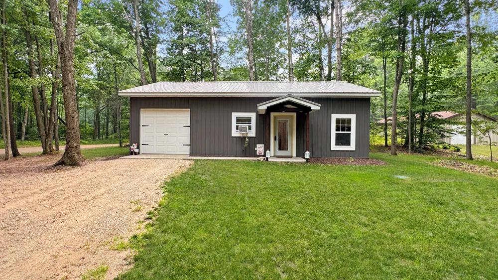 99 Middle Trail Leroy, MI 49655
