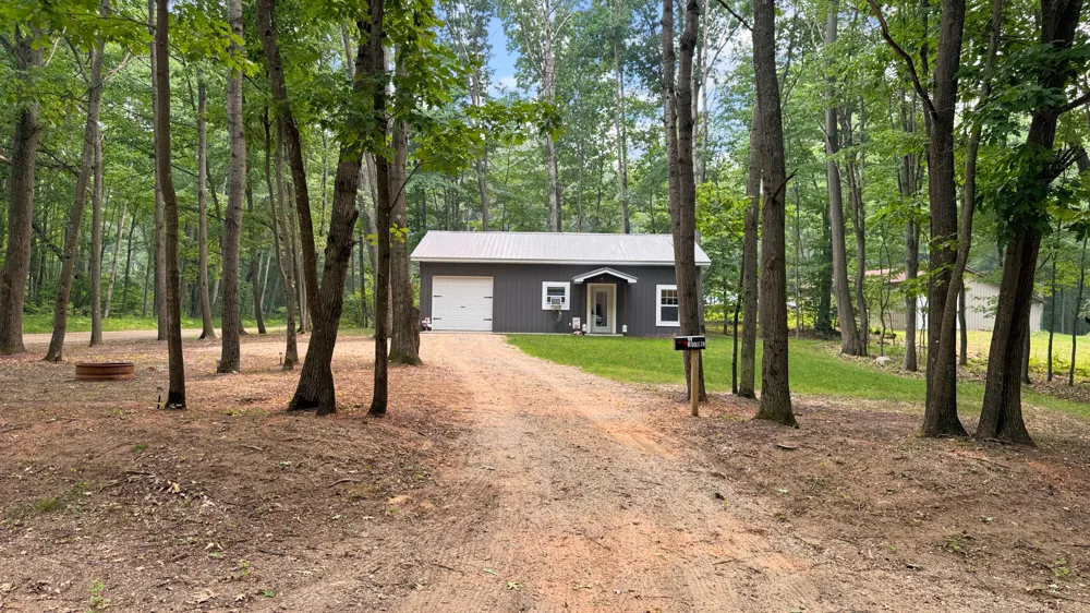 99 Middle Trail Leroy, MI 49655