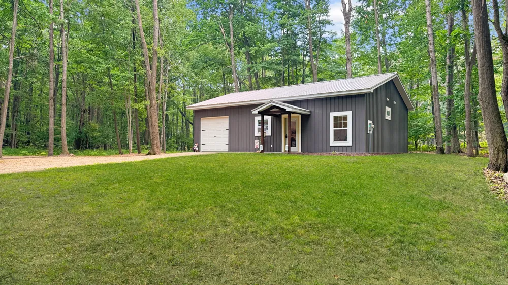 99 Middle Trail Leroy, MI 49655