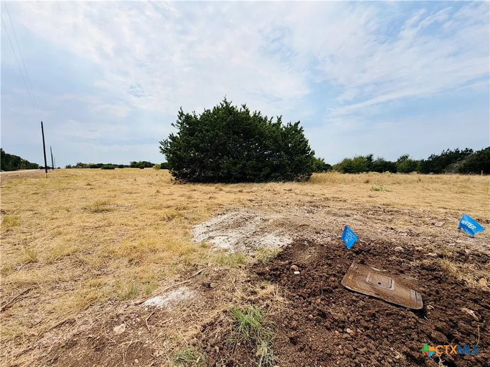 422 County Road 340 McGregor, TX 76657