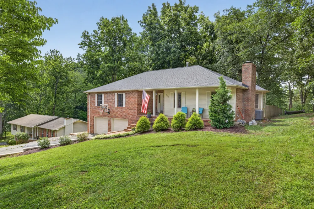 864 Spring Valley Rd Cookeville, TN 38501