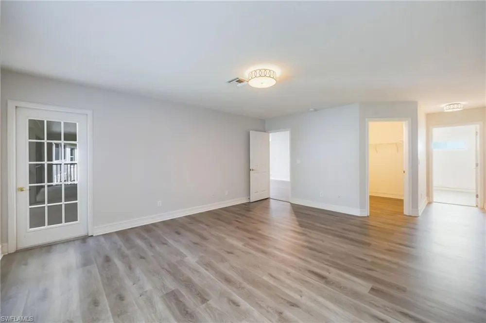 300 Diamond Circle #308 Naples, FL 34110