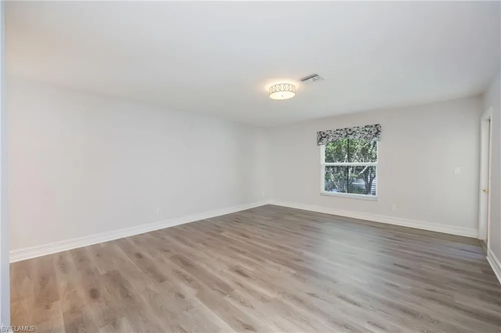 300 Diamond Circle #308 Naples, FL 34110