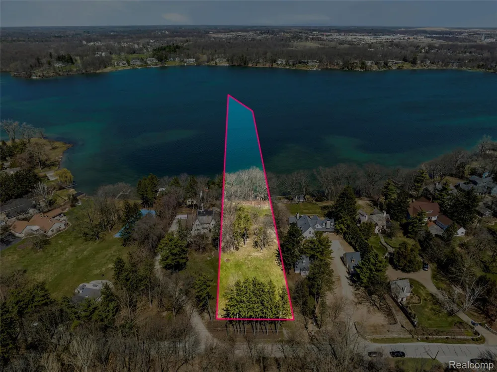 940 Lake Angelus Shores Shores Lake Angelus City, MI 48326
