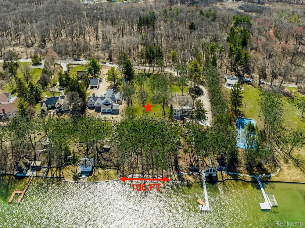940 Lake Angelus Shores Shores Lake Angelus City, MI 48326