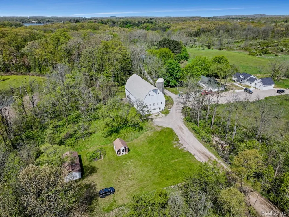 940 Lake Angelus Shores Shores Lake Angelus City, MI 48326