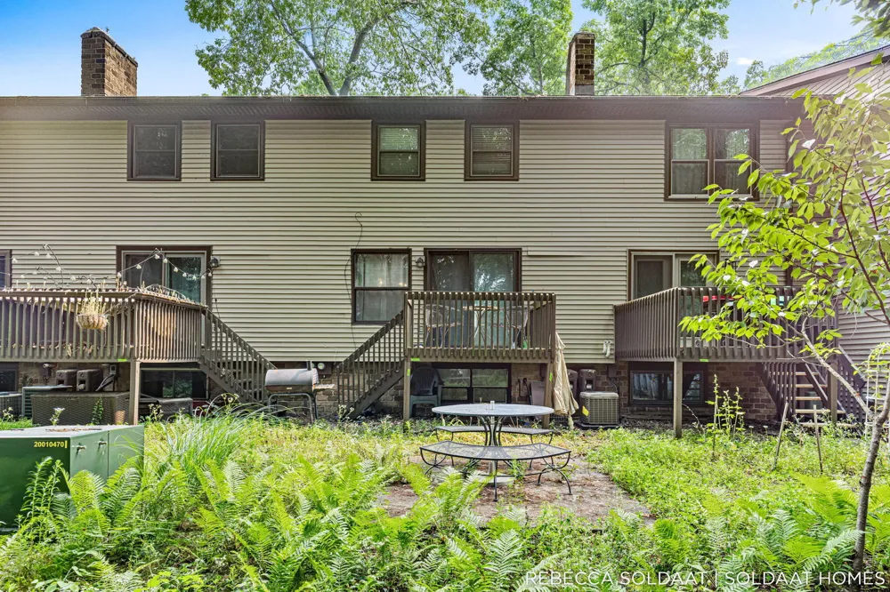 2539 Chatham Woods Drive SE Cascade Charter Township, MI 49546