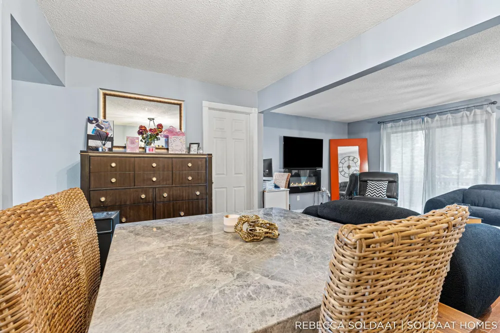 2539 Chatham Woods Drive SE Cascade Charter Township, MI 49546