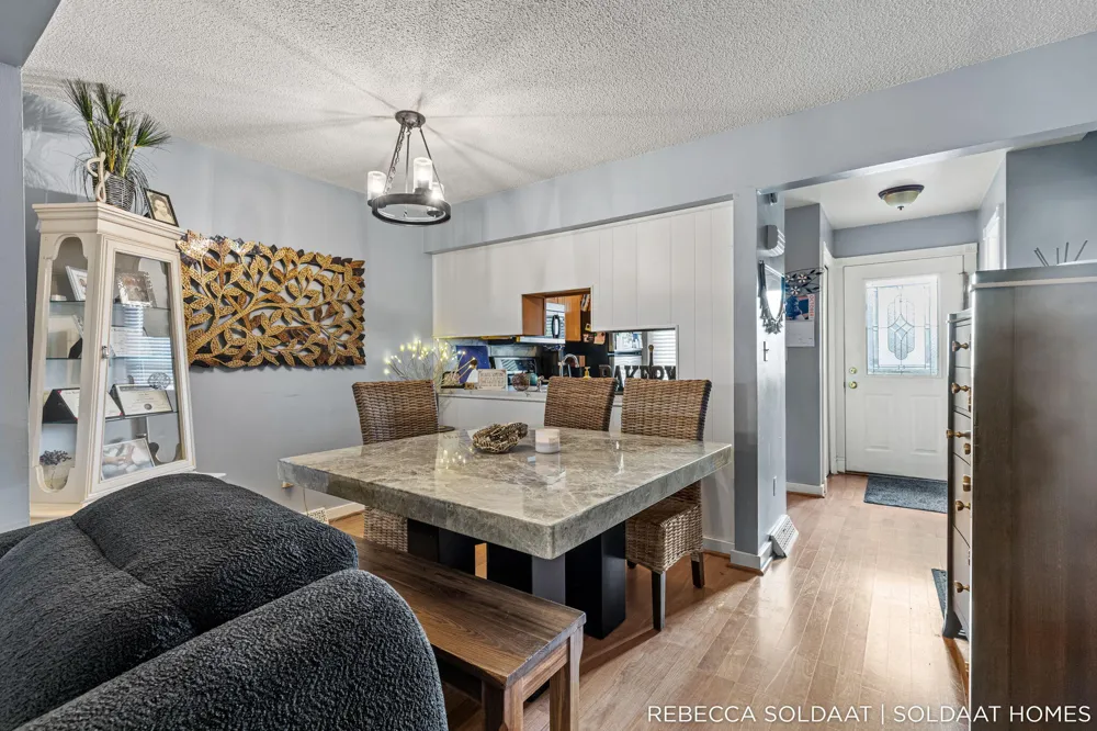 2539 Chatham Woods Drive SE Cascade Charter Township, MI 49546