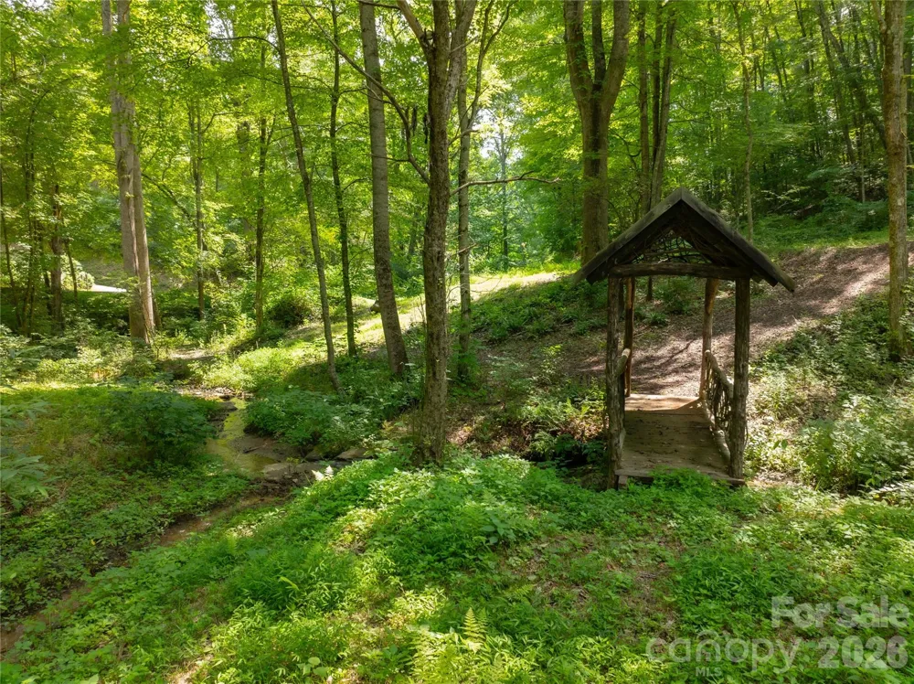 106 Avalon Gap Trail Waynesville, NC 28785