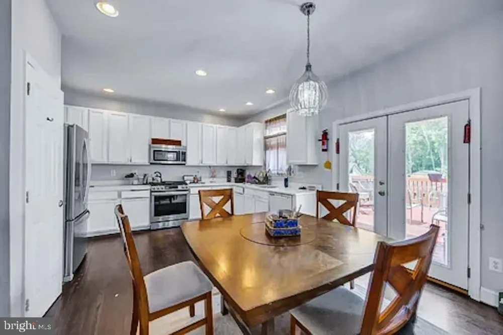 1674 WHITE PINE WAY Vineland, NJ 08360