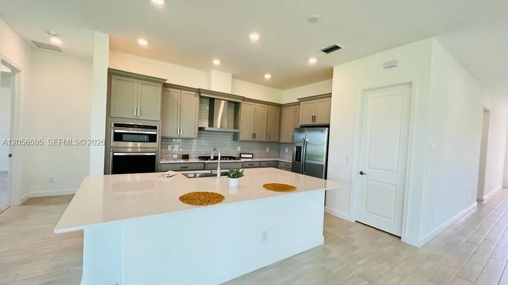 1097 Haywagon Trl #1097 Loxahatchee, FL 33470
