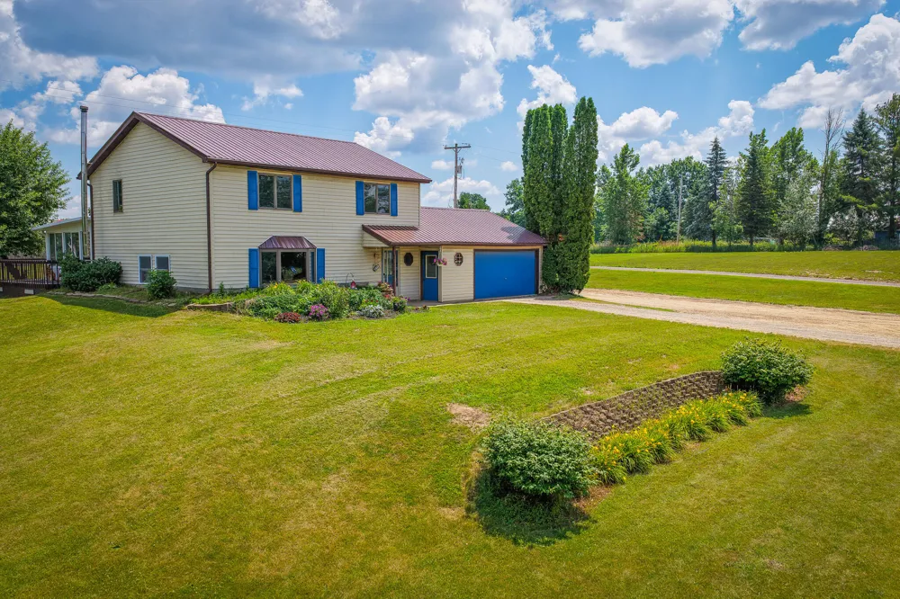 8565 S Cornwell Avenue Clare, MI 48617